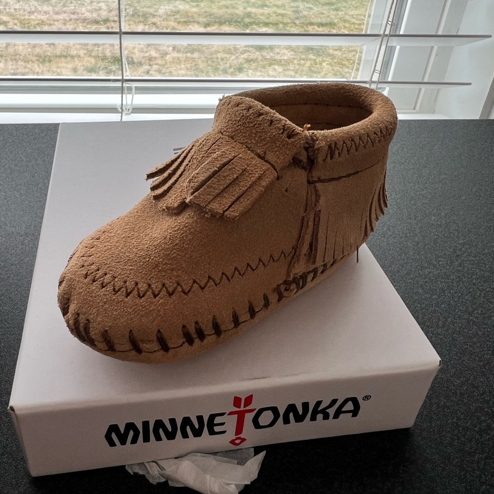 Minnetonka mocassin size 1
